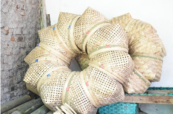 Kerajinan Anyaman Bambu Tradisional Desa Musuk: Inovasi  Yang Lestari Dari Tangan Terampil Mbak Giyarti